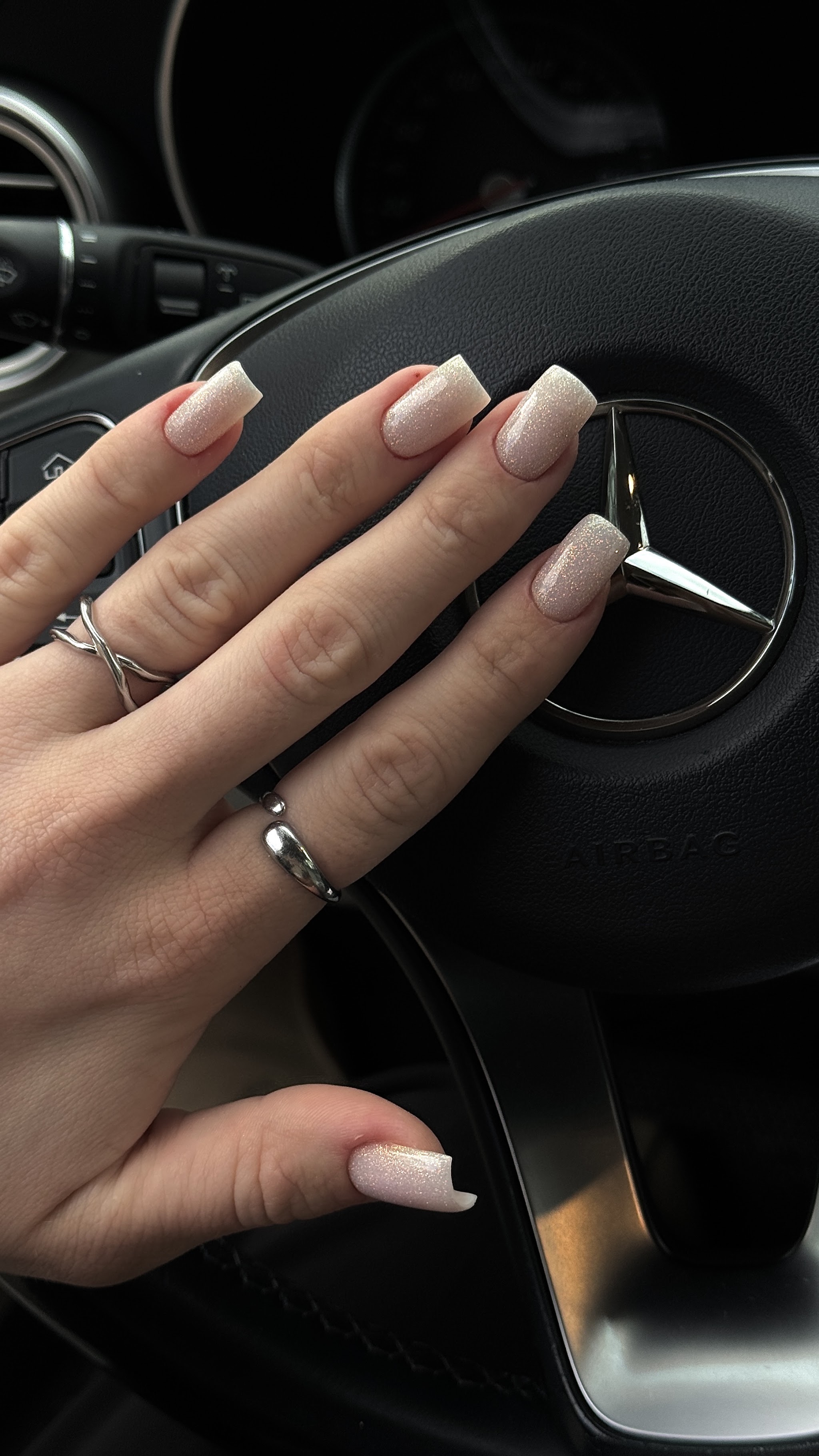 Nude nagels, vierkant gevijld